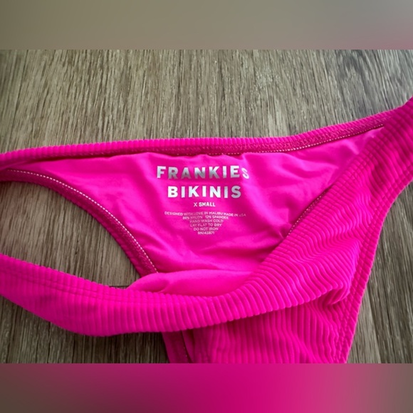 NWOT Frankie's Bikinis Hot Pink Swim Set XS/SM - Picture 6 of 6